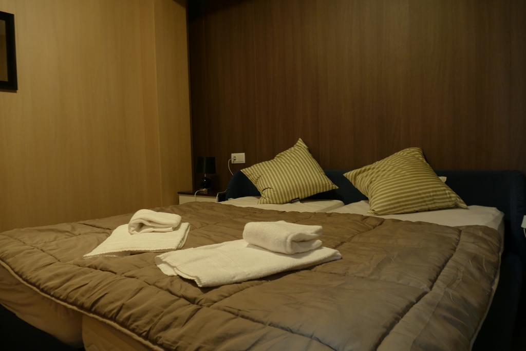 P&C Montreal Apartment Пас де ла Каса Екстериор снимка