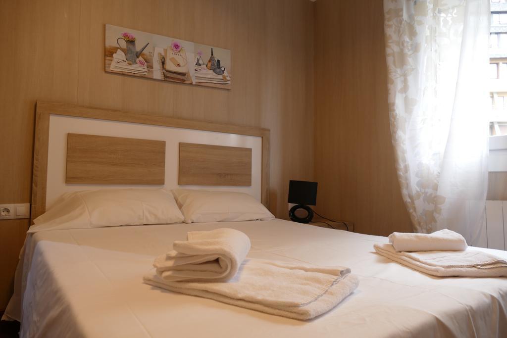 P&C Montreal Apartment Пас де ла Каса Екстериор снимка